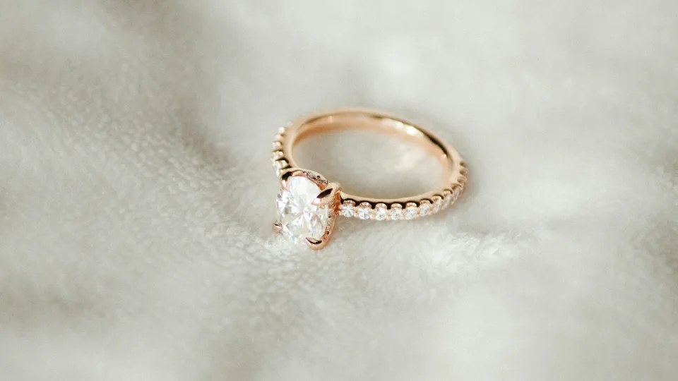 Kodėl vyrai neskuba pirštis? Penki vyrai atvirai prakalbo apie sužadėtuves ir didžiuosius iššūkius