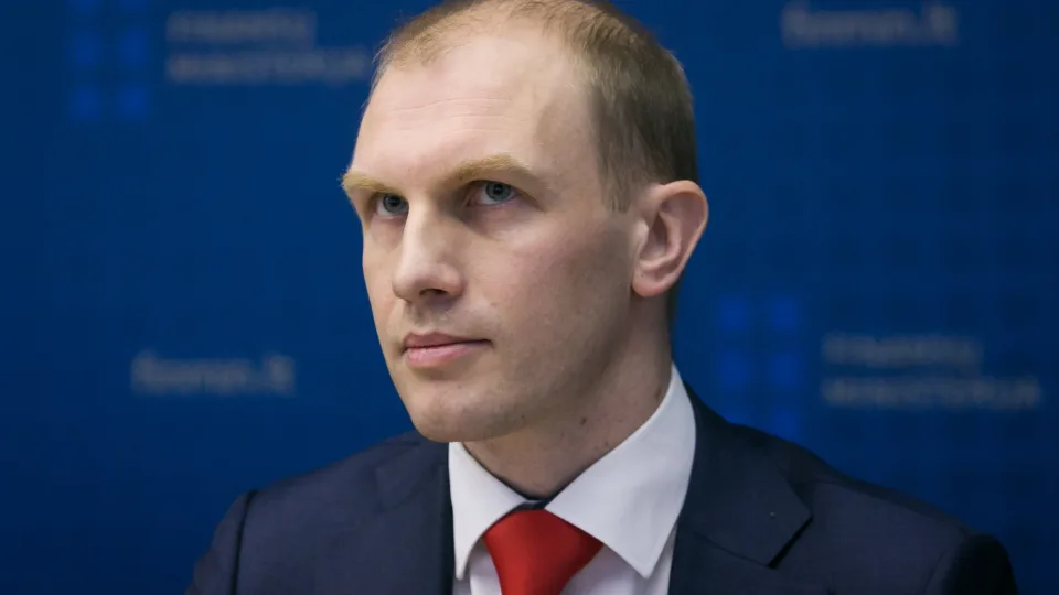 Obligacijos be apribojimų? Ministerija nori sudaryti sąlygas įsigyti jas bet kuriuo metu