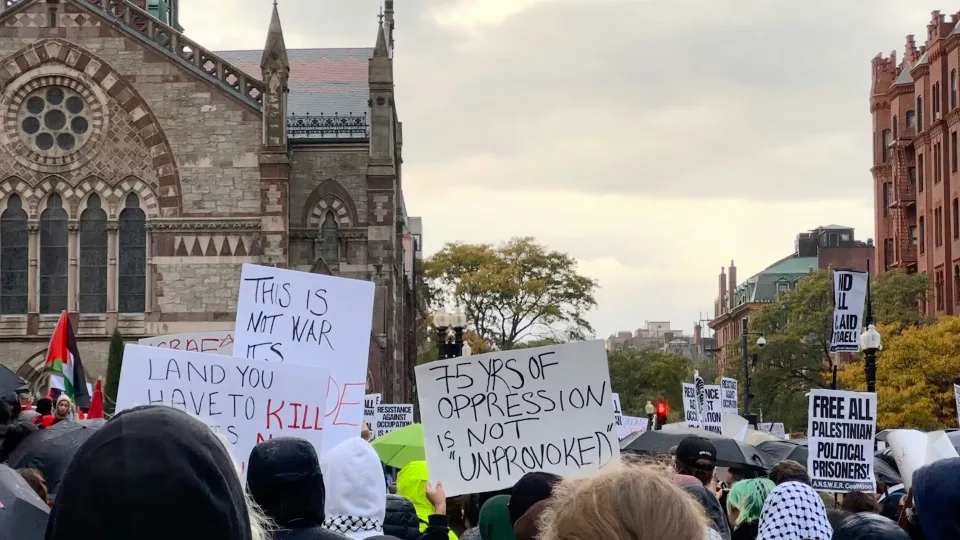 Skandalas: buvęs CNN vedėjas sulaikytas po chaoso bažnyčioje