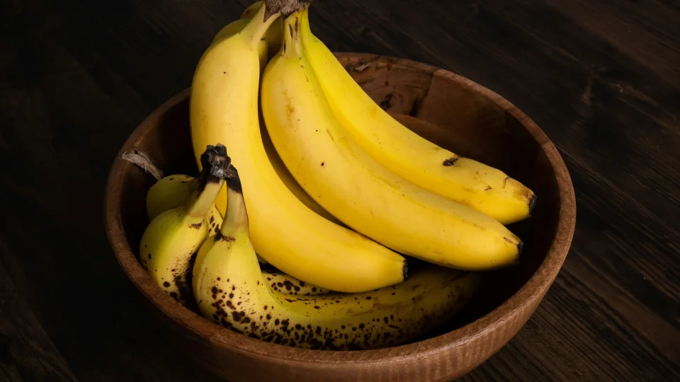 Nauji tyrimai atskleidė netikėtą tiesą: ar bananai didina cholesterolį ir kenkia širdžiai?