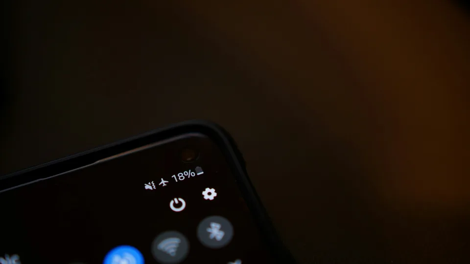 Šios populiarios programėlės žaibiškai sekina telefono bateriją, bet daugelis to net nenutuokia