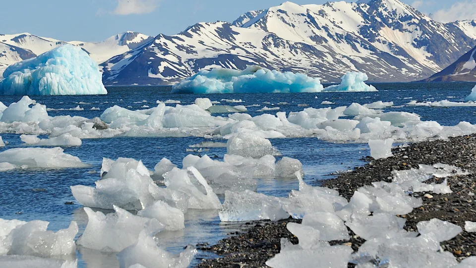 Svalbardas atsidūrė didžiųjų galių akiratyje: Norvegija įžvelgia augančią grėsmę