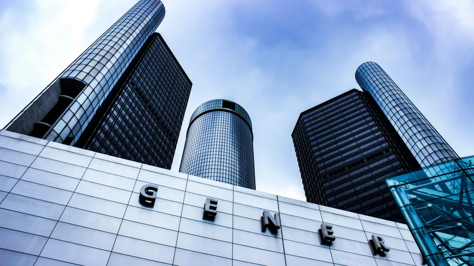 Elektromobilių gigantas rizikuoja viskuo: stato ant technologijos, kurios niekas dar neišbandė