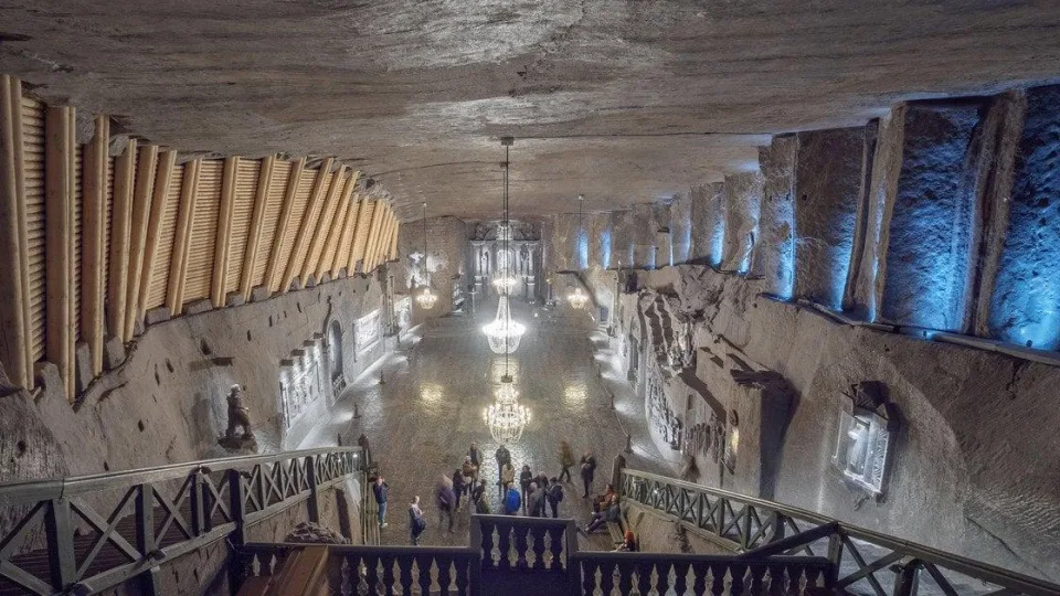 Lenkijoje slypi paslaptingas požeminis miestas iš druskos: pamatyk, kas ten slepiama