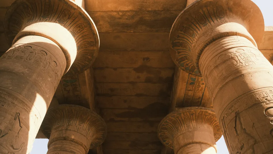 Archeologai tiria Tutanchamono sandalus: ką iš tiesų reiškia po faraono kojomis atsidūrę priešai?