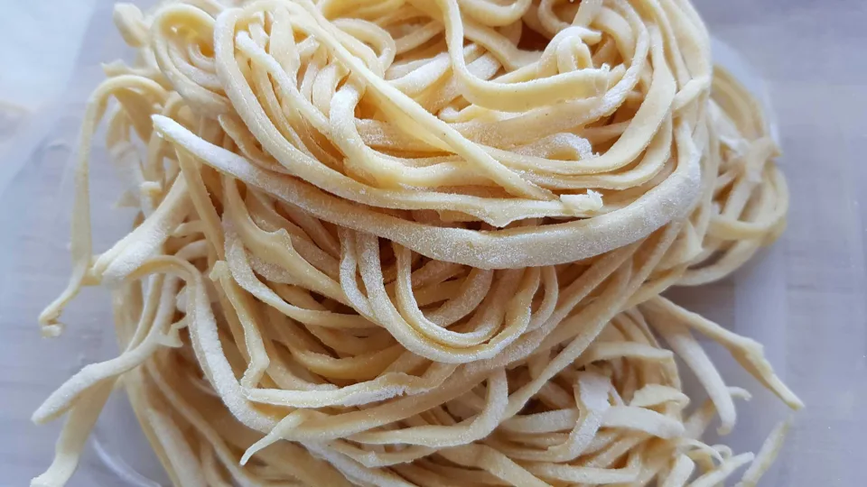 Visą gyvenimą makaronus virėte neteisingai: viena taisyklė, kad jie niekada nesuliptų