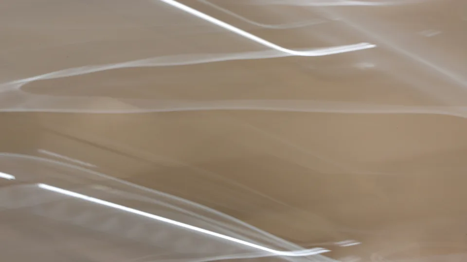 Virtuvės triukas, apie kurį žino ne visi: po šio žingsnio maistine plėvele tampa lengva naudotis