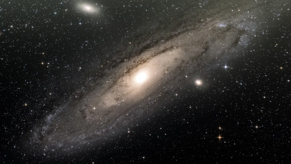 Milžiniška žvaigždė staiga dingo be jokio sprogimo: mokslininkai įtaria juodąją skylę