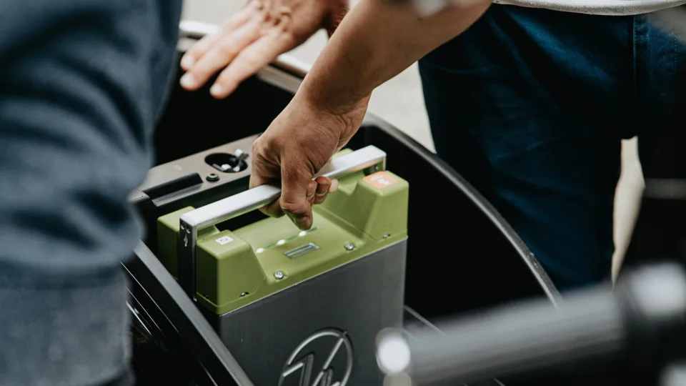 Tai gali pakeisti automobilių rinką: rado būdą, kaip elektromobilių baterijos galėtų tarnauti daug ilgiau