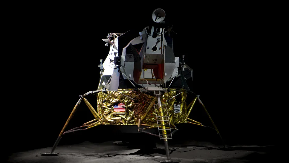 NASA problemos niekaip nesibaigia: ar šį kartą pavyks paruošti milžinišką raketą skrydžiui į Mėnulį?