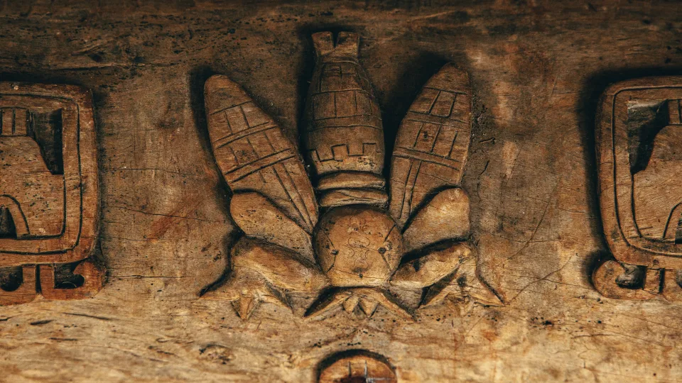 Ispanijos name aptiktas viduramžių lobis: rastos 35 paslaptingos karališkosios figūrėlės