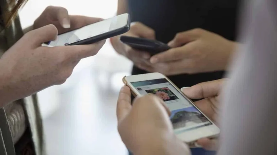 8 naudingos programėlės Jūsų telefonui – dalinkitės žiniomis, gaukite namų darbų sprendimus ir raskite reikiamų nuotraukų nemokamai