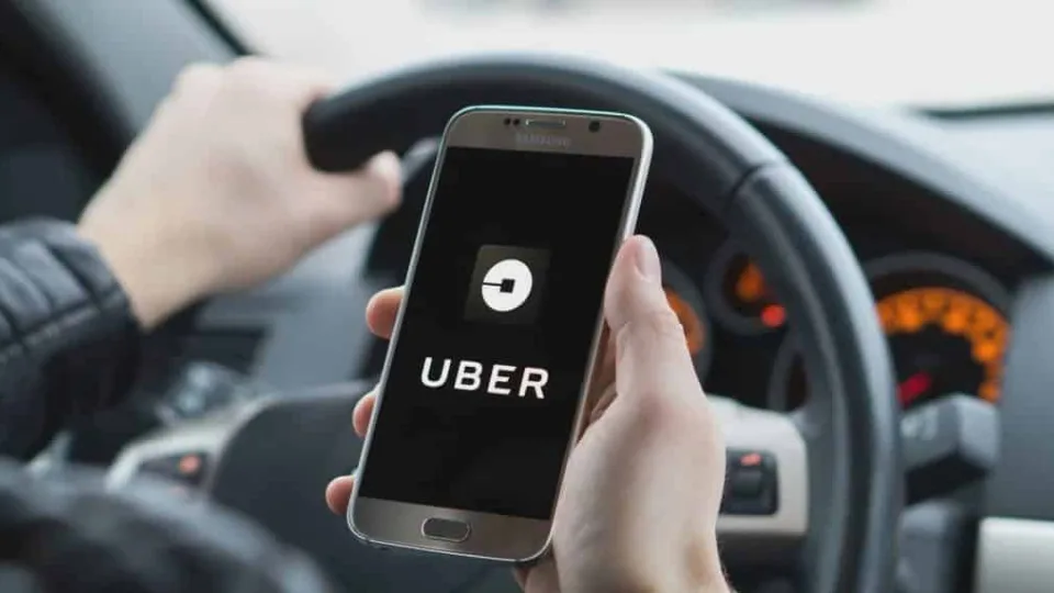 „Uber“ atnaujino ir papildė mobiliąją programėlę
