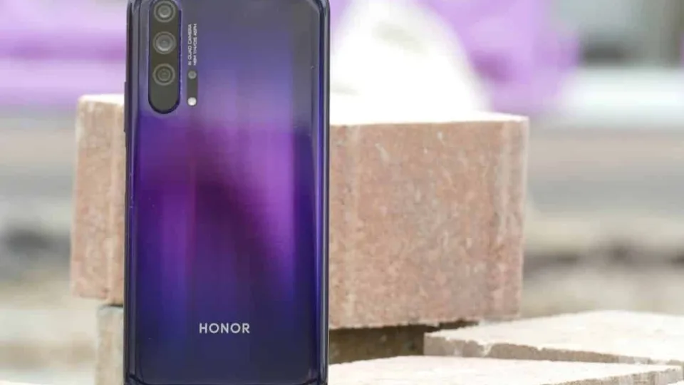 Kitą mėnesį pasirodantis „Honor V30“ turės ne tik 5G ryšio technologiją, tačiau ir itin greitą įkrovimo technologiją