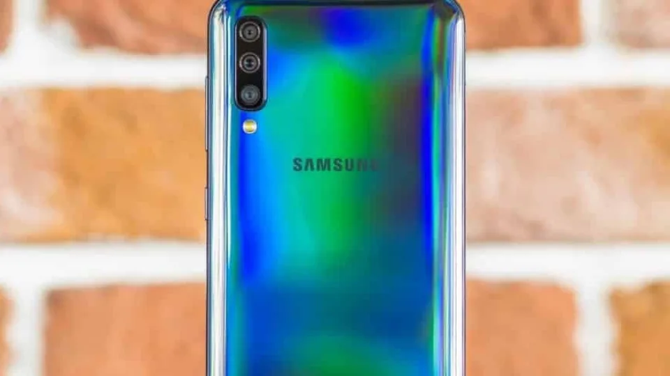 „Samsung“ su „Galaxy A“ serija nestabdo: kitų metų pradžioje pasirodys dar vienas telefonas
