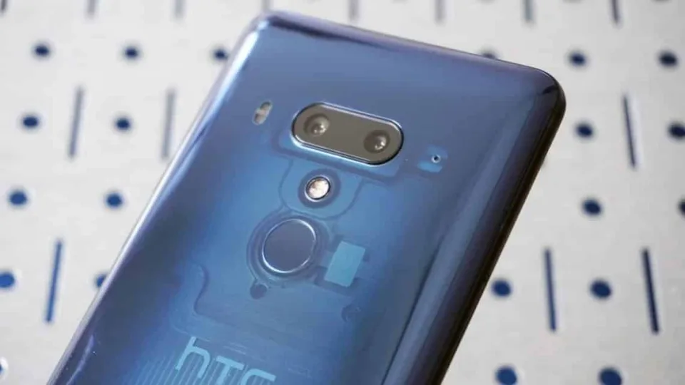Kažkada itin galingai kompanijai HTC artėja paskutinioji? Pajamos vos per mėnesį krito beveik dvigubai