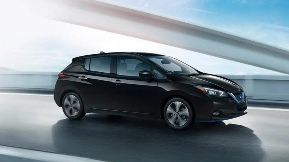 Programišiai gali užvaldyti jūsų turimą „Nissan Leaf“ elektromobilį: parodė, kaip tai daroma nuotoliniu būdu