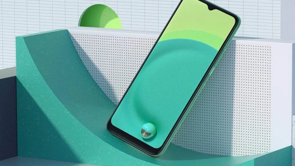 Pademonstruotas dar vienas pigus telefonas: „Realme“ metė iššūkį „Xiaomi“