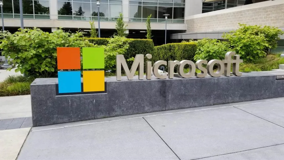 Aštrėjant situacijai tarp JAV ir Kinijos – netikėtas „Microsoft“ žingsnis: kai kurie darbuotojai Kinijoje sulaukė nustebinusio pasiūlymo, paaiškėjo ir to priežastys