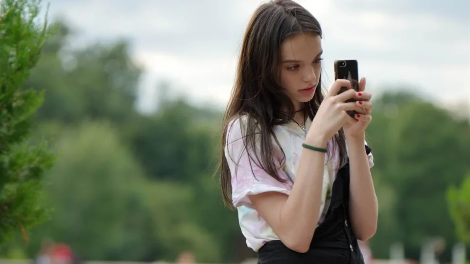 3 patarimai tėvams: kaip išrinkti išmanųjį telefoną moksleiviui?