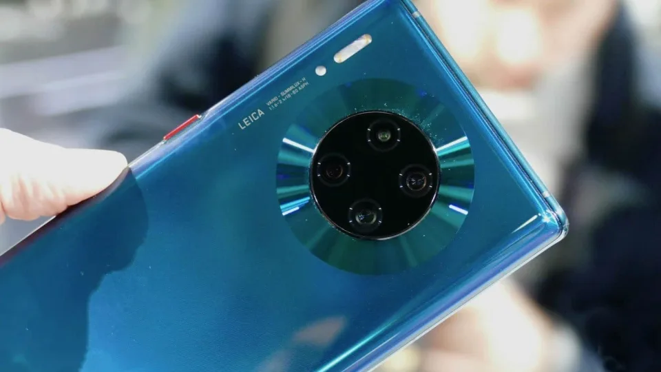 „Huawei Mate 30 Pro“ yra telefono meistrų rojus – vienas lengviausiai ardomų telefonų šiemet