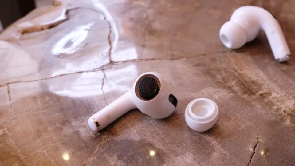 „Samsung Galaxy Buds“ siūlo geresnę garso kokybę nei „Apple AirPods Pro“
