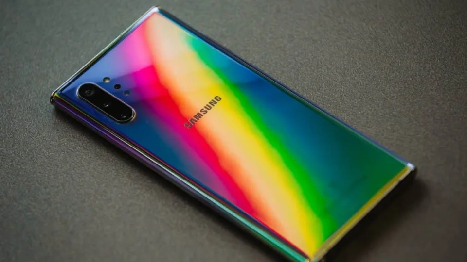 „Android 10“ šiemet gali taip ir nepasiekti brangiausių „Samsung“ flagmanų