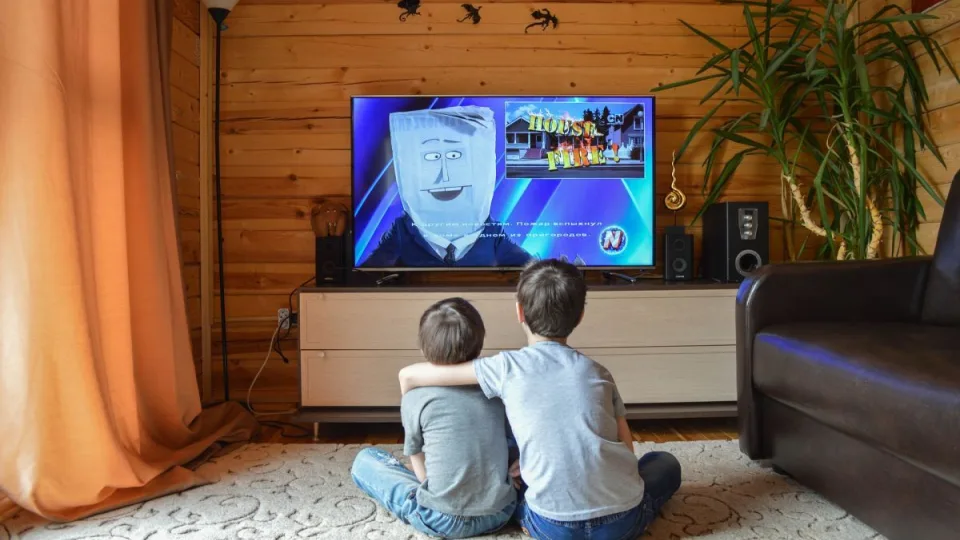 Ieškote naujo televizoriaus? Sužinokite į ką atkreipti dėmesį prieš perkant