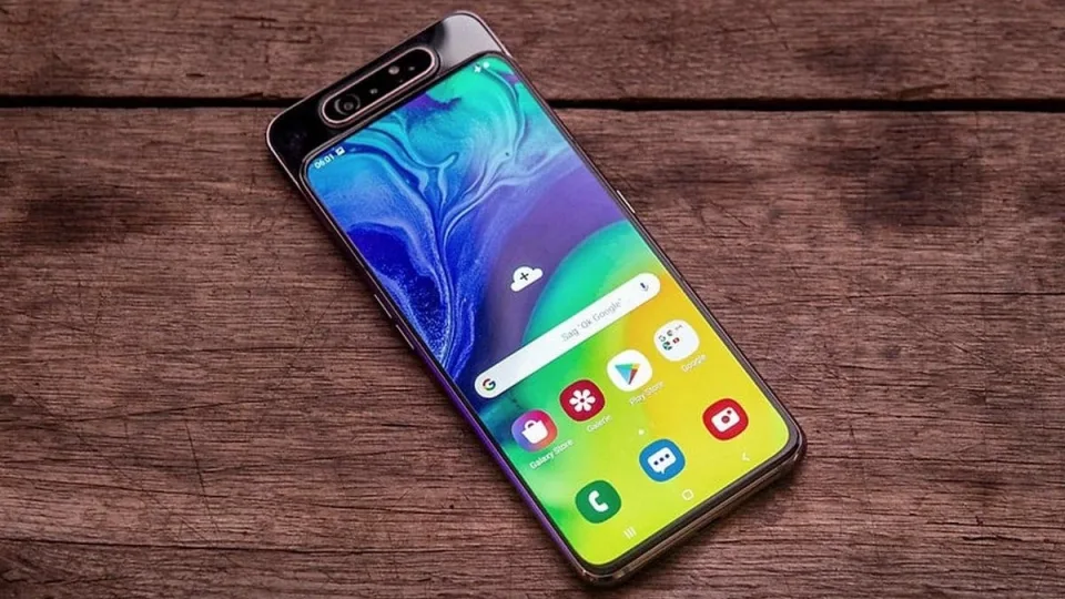 „Samsung Galaxy A81“ telefonas gali turėti tik „Galaxy Note“ flagmanams būdingą savybę