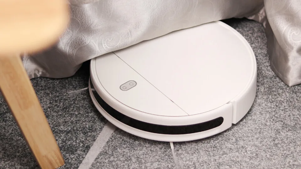 Kainos krenta kaip sniegas iš dangaus: „Xiaomi“ robotas siurblys nekainuoja nė 150 eurų