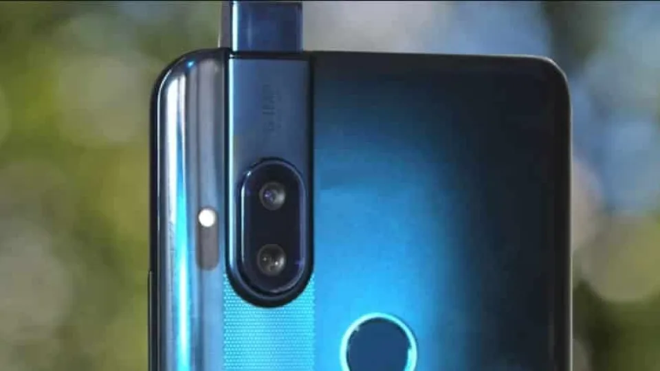 „Motorola“ gruodžio pradžioje pristatys naująjį „One Hyper“ išmanųjį telefoną