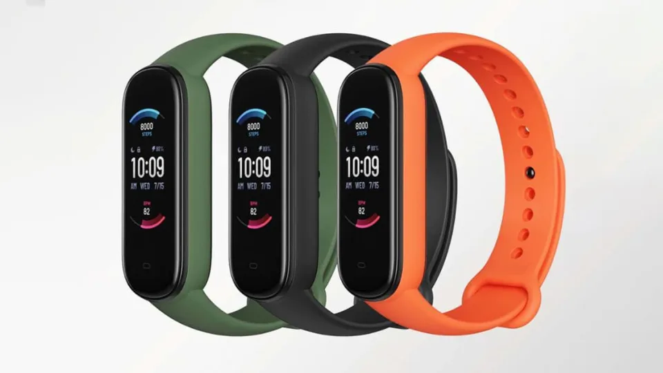 Pigių išmaniųjų apyrankių gerbėjai išsilydys: „Xiaomi“ netrukus pristatys karščiausią metų naujieną