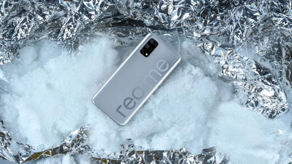 Lietuvoje pasirodė naujas „Xiaomi” košmaras: „Realme 7 5G” neįtikėtinai pigus ir galingas