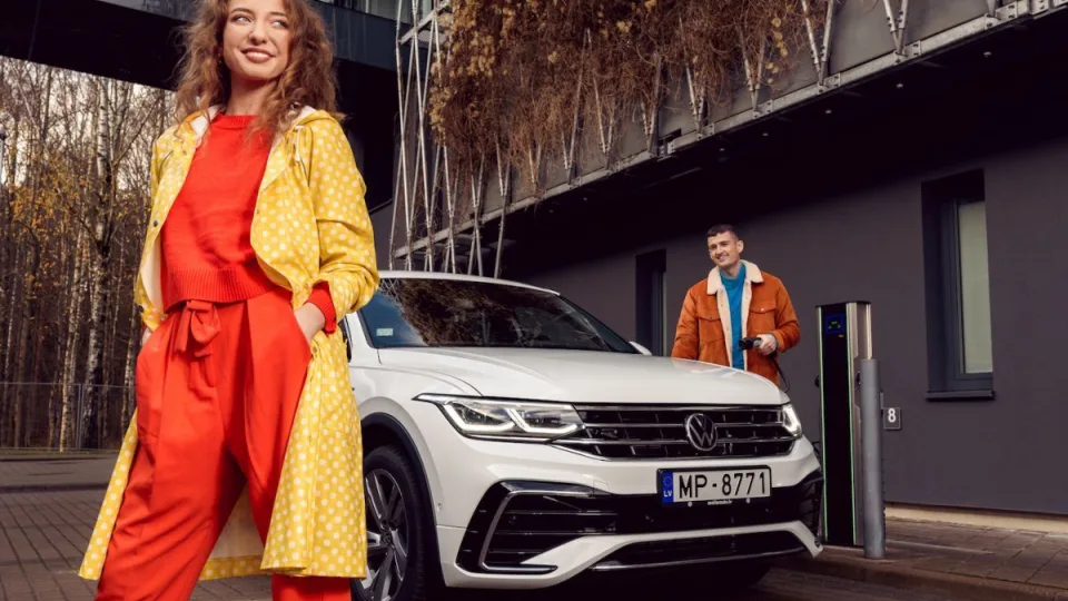 Lietuvoje jau galima įsigyti hibridinį „Volkswagen Tiguan eHybrid“: gali būti graibstomas, kaip šviežios bandelės