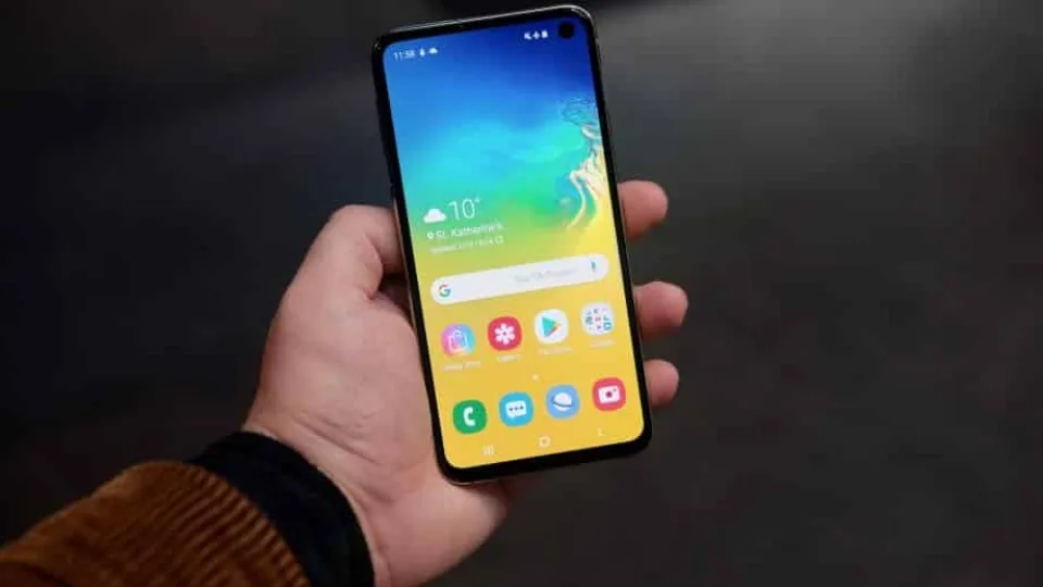 Pigi „Galaxy S10“ ir „Galaxy Note 10“ alternatyva – jau visai netrukus