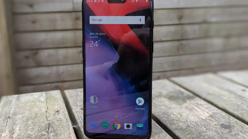 „OnePlus“ mokosi iš klaidų: išleista stabili „Android 10“ versija „OnePlus 6“ telefonų turėtojams