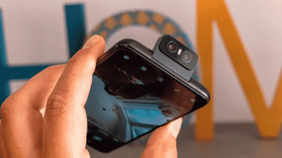5 labiausiai neįvertinti išmanieji telefonai 2019 metais