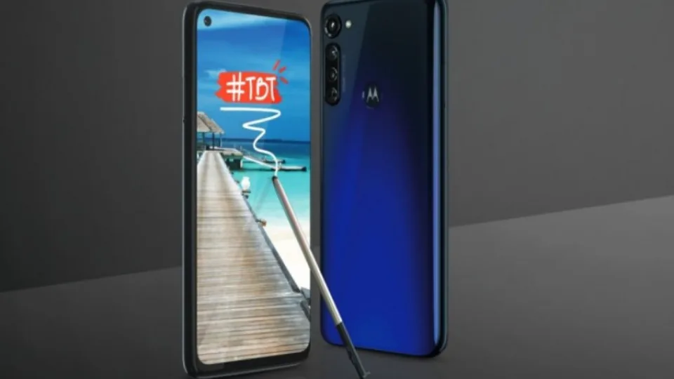 „Motorola“ pristatė dvi vidutinės klasės naujienas – „Moto G8 Power“ ir „Moto G Stylus“