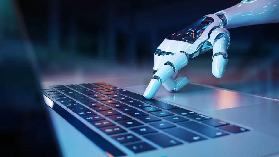 Skaitmenizacija finansų srityje: ar tikrai mus gali pakeisti robotai?