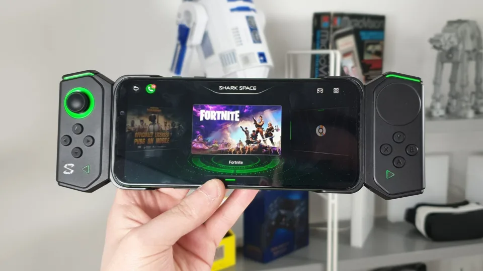 „Xiaomi“ kuriamas „Black Shark 3“ išsiskirs puikiomis baterijos savybėmis – didelė talpa ir itin greitas įkrovimas