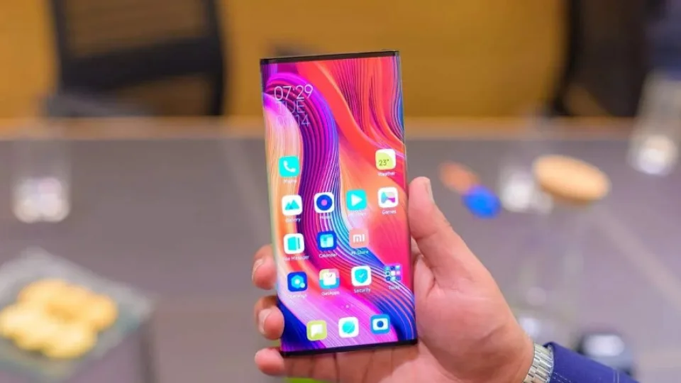 „Xiaomi“ jau ruošia „Mi Mix 4“? Nuotraukos atskleidžia įspūdingus dizaino sprendimus, o kamerų savybės tiesiog neįtikėtinos