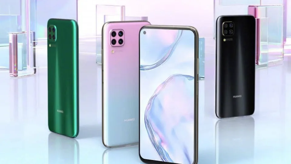 Pasirodė pirmasis „P40“ serijos įrenginys – „Huawei“ pristatė „P40 Lite“ telefoną
