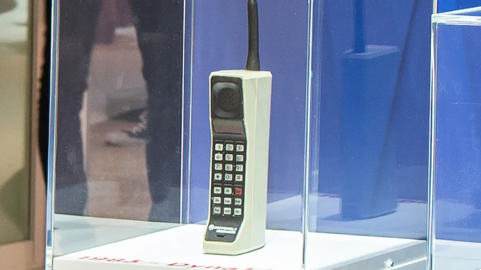 Plyta, tapusi pamatu: ko dar nežinojote apie pirmąjį pasaulyje mobilųjį telefoną?