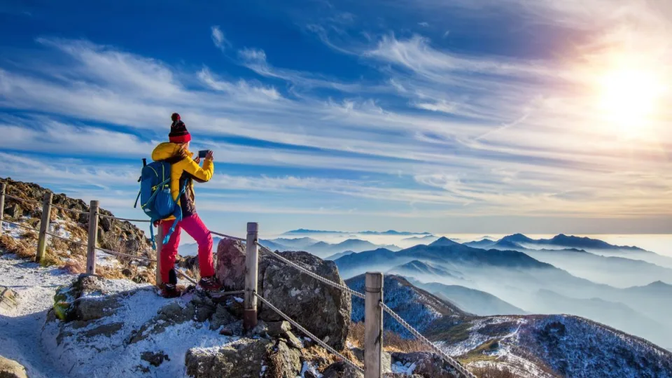 Žiema vaikų emocijoms smogia tyliai: nerimas, nuovargis ir vienatvė užsidarius tarp sienų