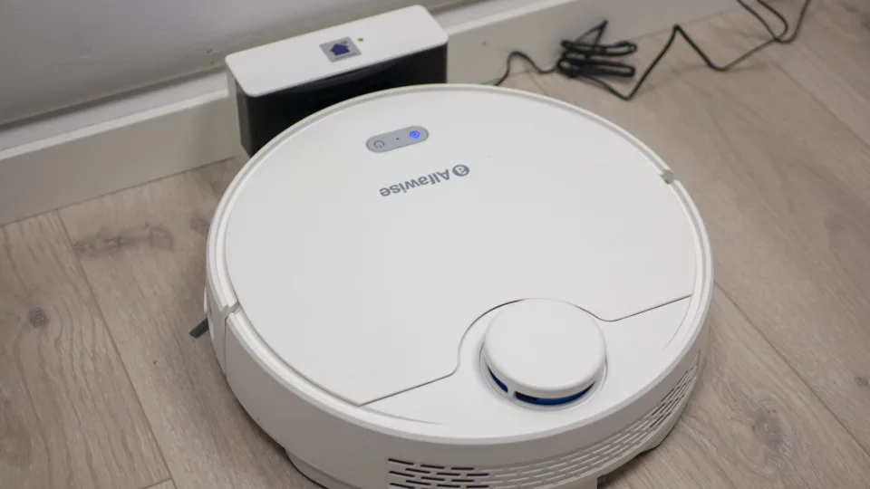 Ieškote pigaus roboto dulkių siurblio? Įsigykite „Alfawise V10 Max“ už labai patrauklią kainą ir itin greitu pristatymu!