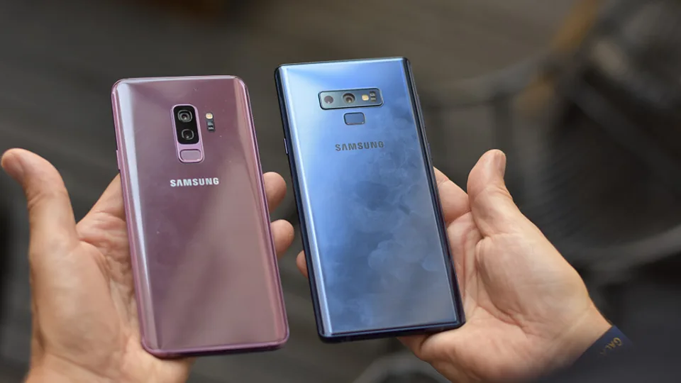 „Samsung” ruošia programinės atnaujinimą senesniems telefonams: atkeliaus „Galaxy S20” funkcijos
