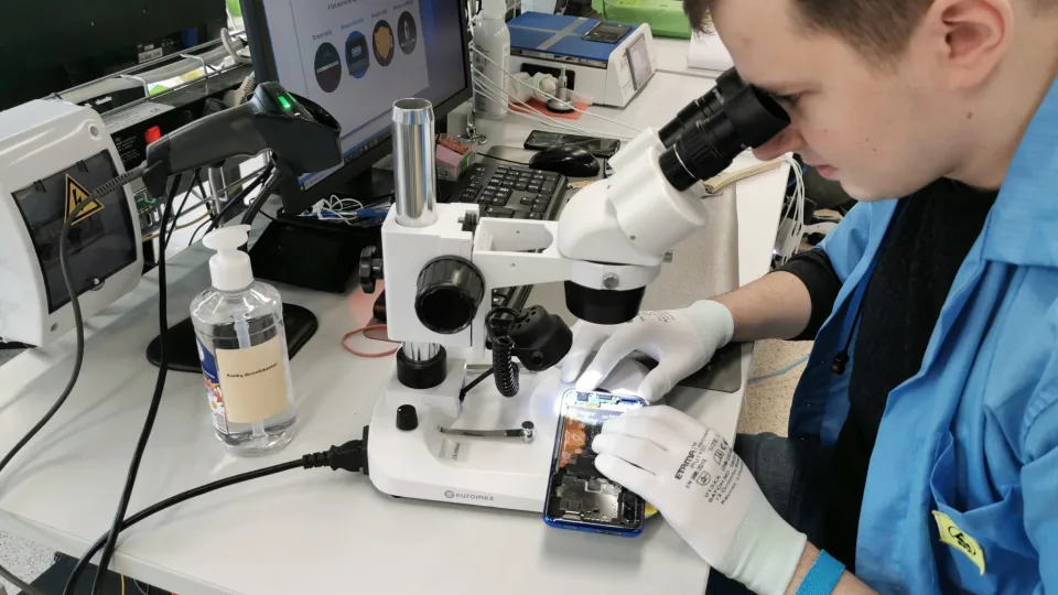 Gera žinia: karantino metu lietuviai nebus palikti su neveikiančiais telefonais ar be jų