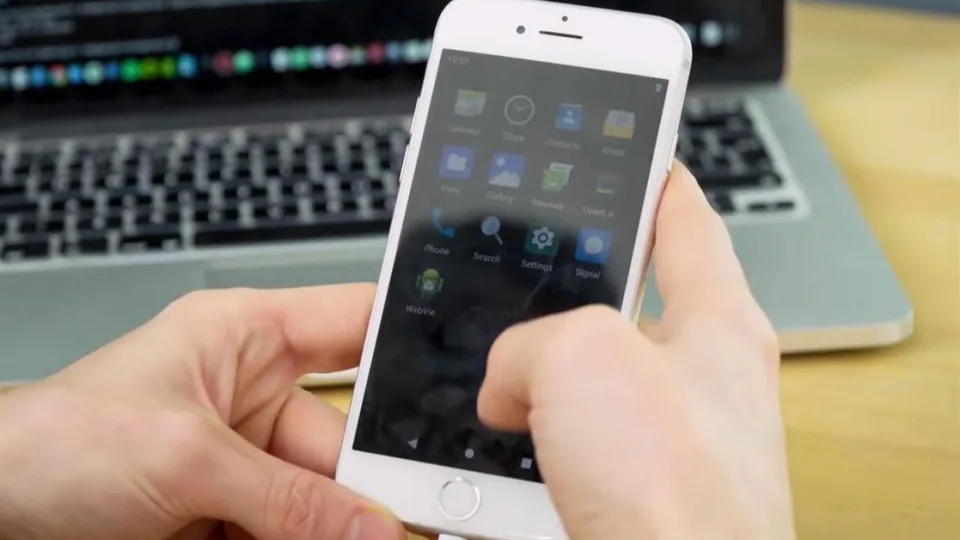 Kaip iš „iPhone“ aplikacijos „Phone“ paskambinti į praktiškai bet kurį messengerį?