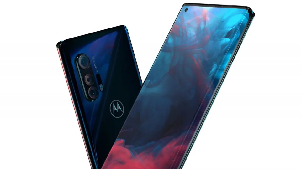 „Motorola” pristatė įspūdingą vidutinioką: smarkiai lenktas ekranas, 5G, 4500mAh baterija ir išskirtinė kaina
