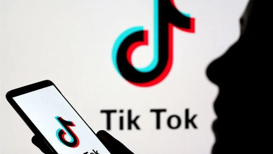 Tokie darbo pasiūlymai pasitaiko ne kasdien: siūlomas įspūdingas atlyginimas už vaizdo įrašų žiūrėjimą socialiniame tinkle, puiki galimybė daugeliui!